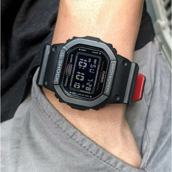 Casio G-SHOCK DW-5600HR-1ER Horloge