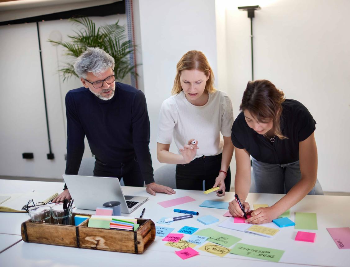 WHAT HR & LEADERSHIP TEAMS SHOULD CONSIDER