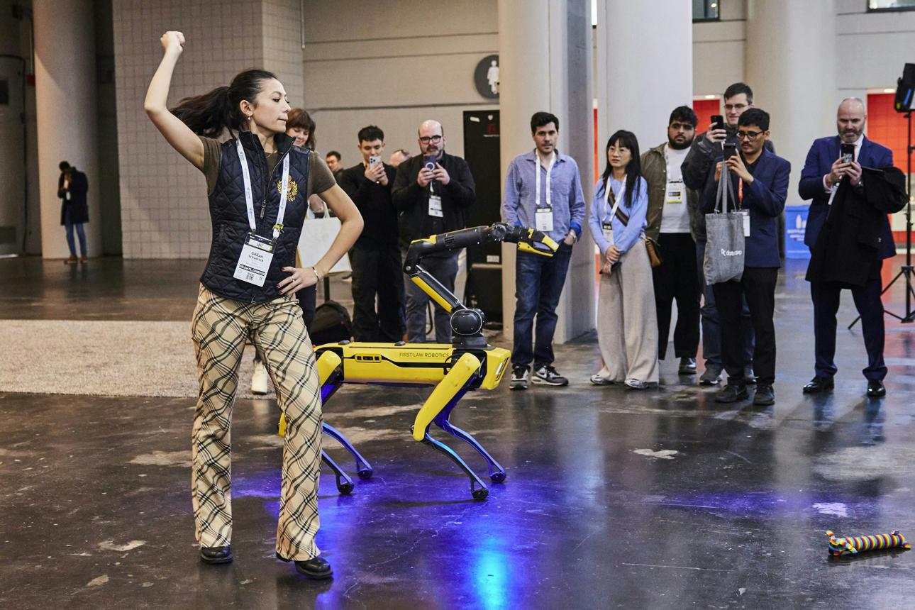 How AI & Robotics Are Turning Corporate Events Into Interactive Experiences — 4