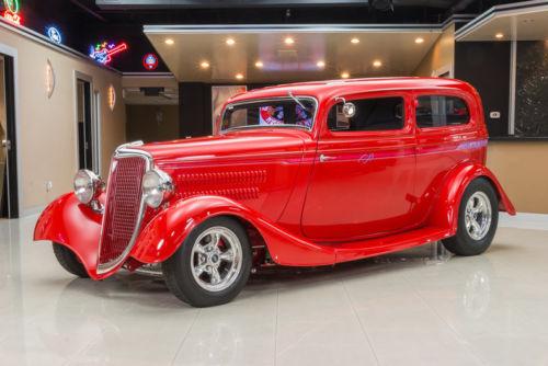 GREAT 1934 Ford Tudor Sedan Street Rod