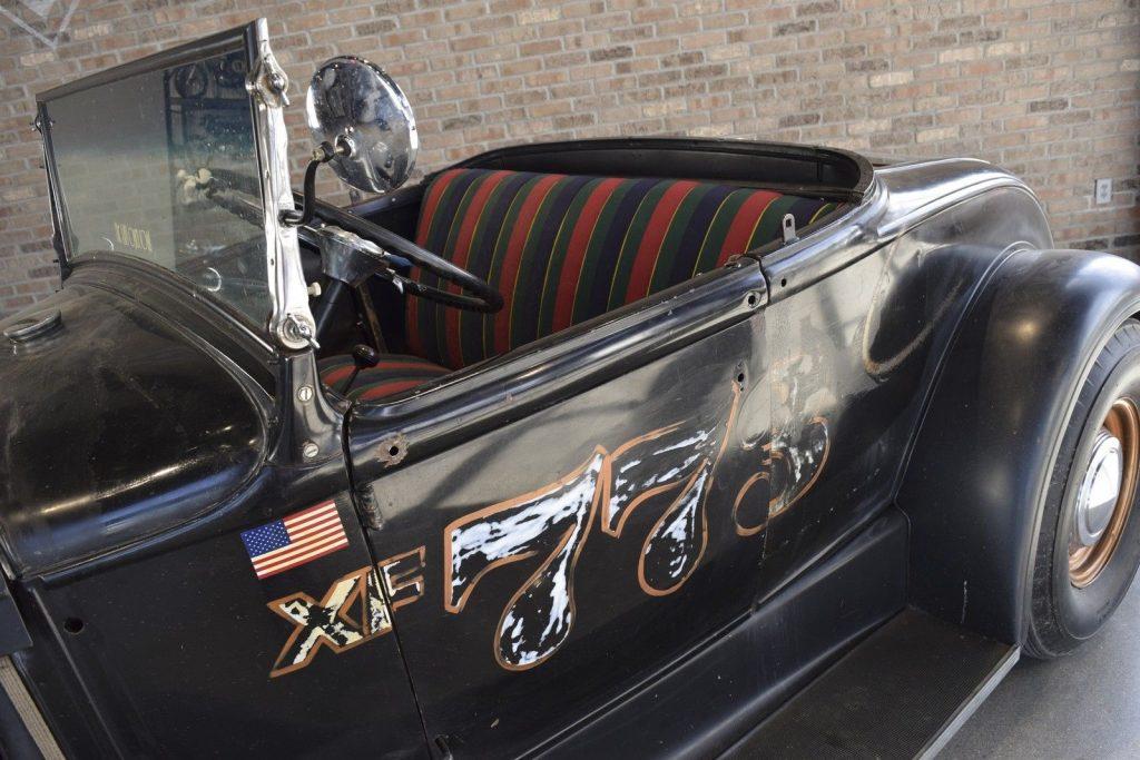 NICE 1930 Ford Roadster