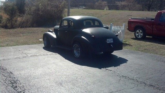 1939 Pontiac Business Coupe Custom – Original Grill and Running boards