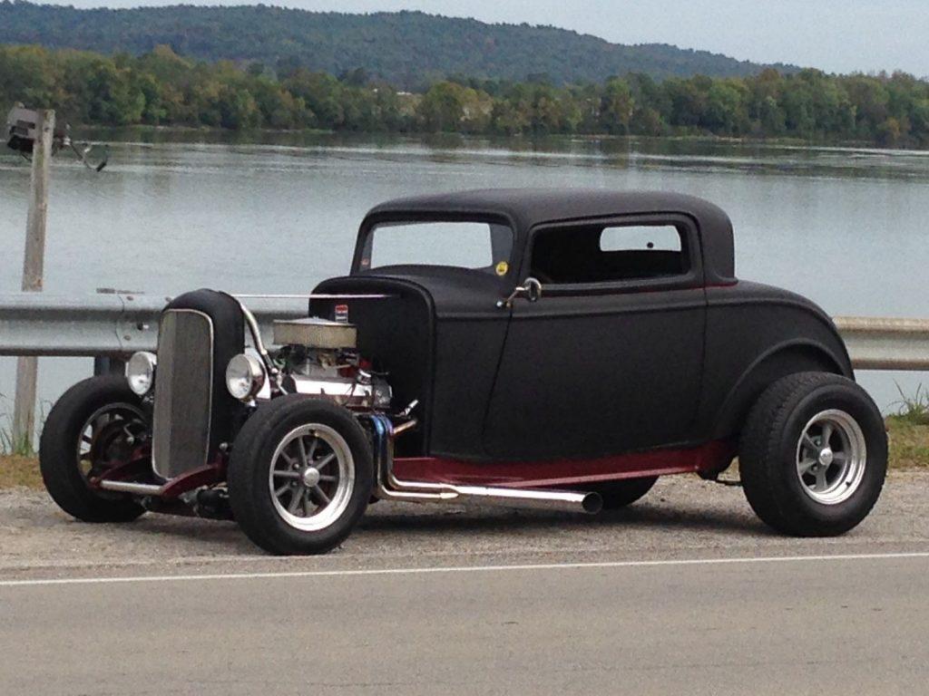 NICE 1932 Ford 3 Window Coupe