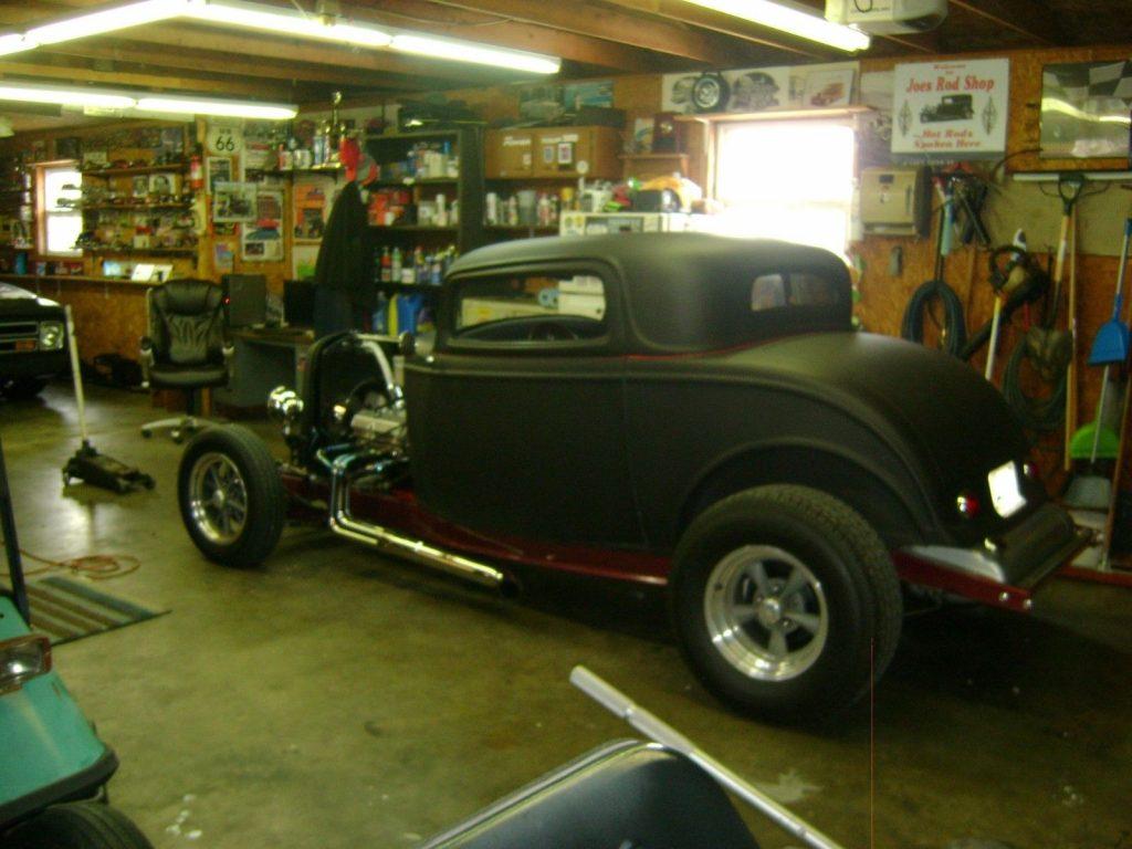 NICE 1932 Ford 3 Window Coupe