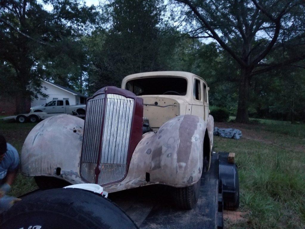 1937 Packard Senior 1500