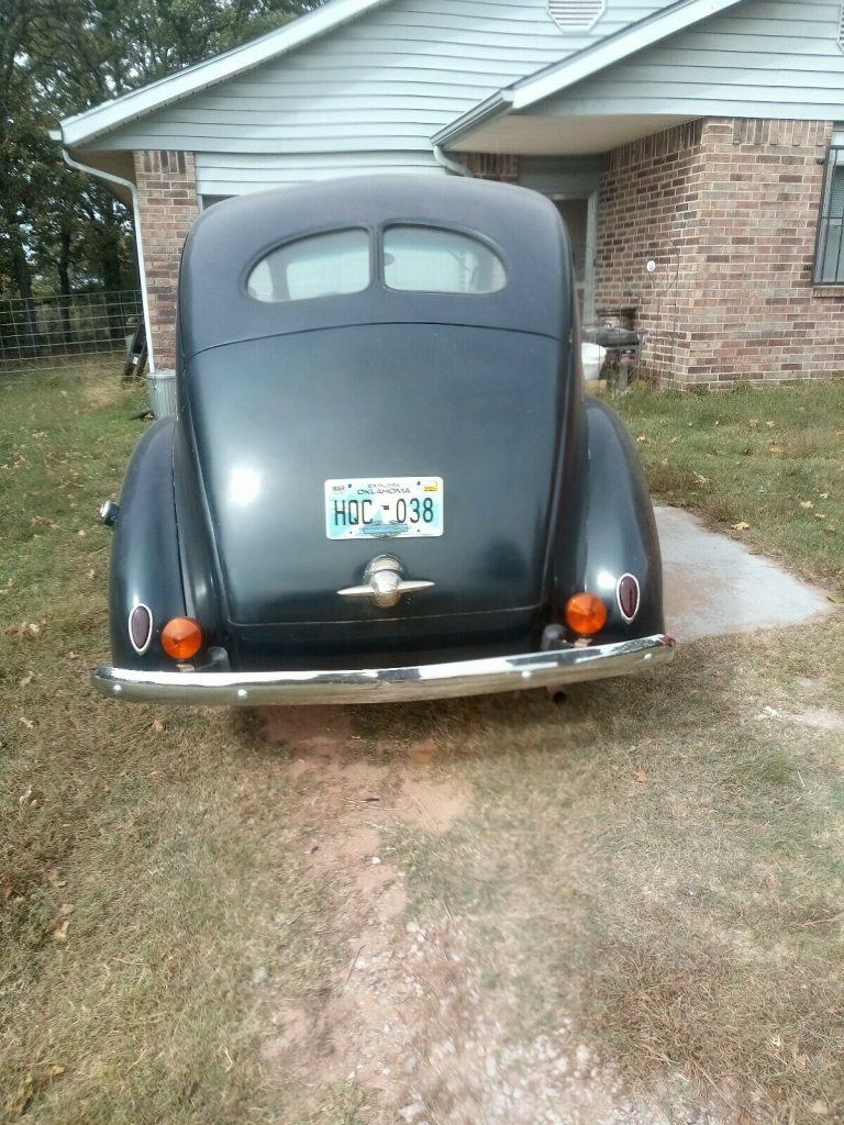 1938 Ford Deluxe