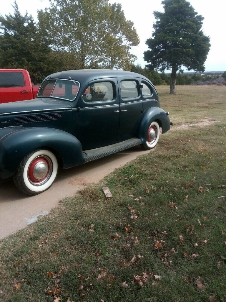 1938 Ford Deluxe
