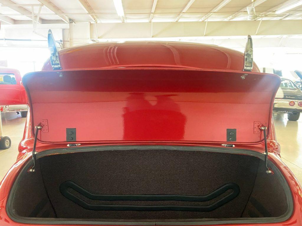 1936 Ford Sedan 2-Door Humpback