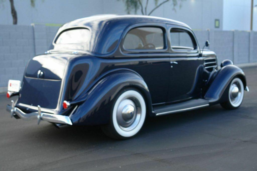 1936 Ford 2 Door Humpback