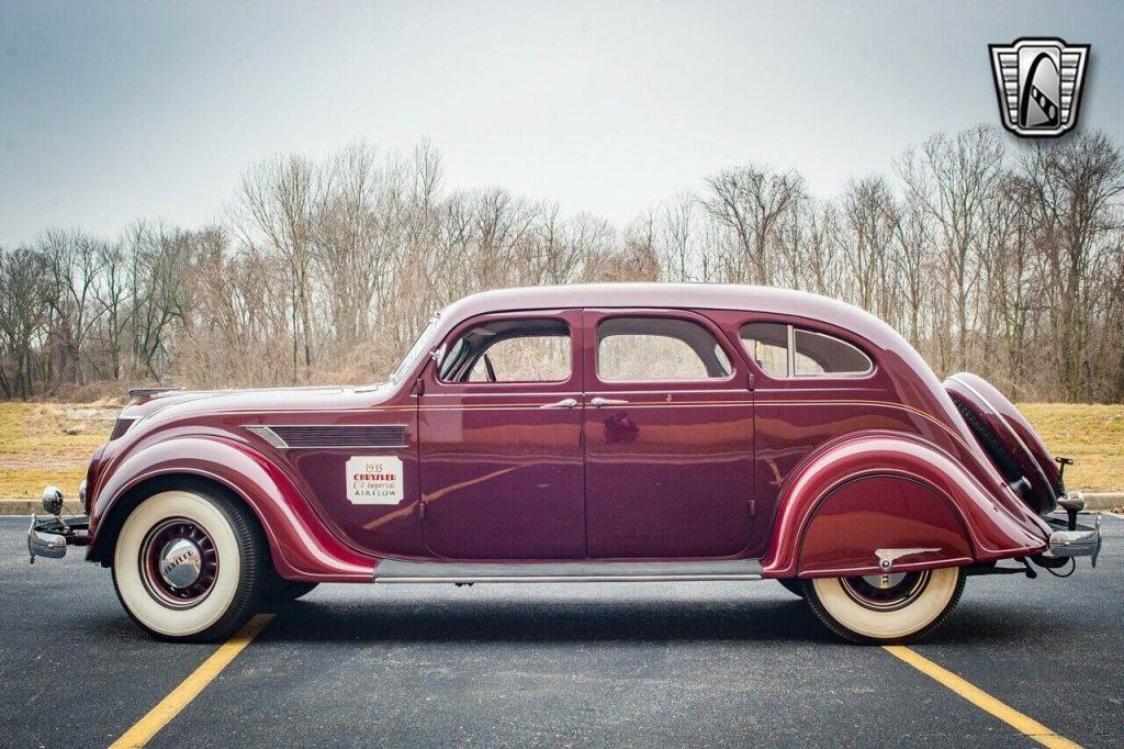 1935 Chrysler Imperial Airflow