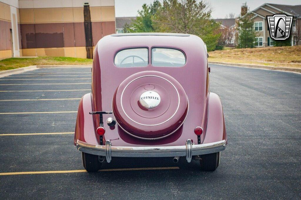 1935 Chrysler Imperial Airflow