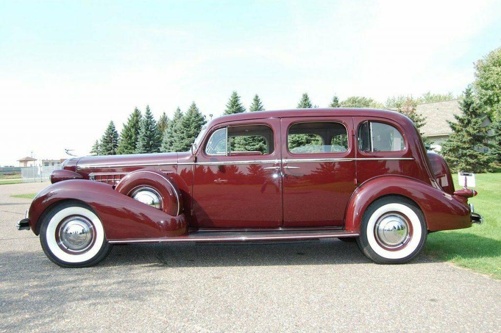 1936 Cadillac Series 85 4dr Sedan