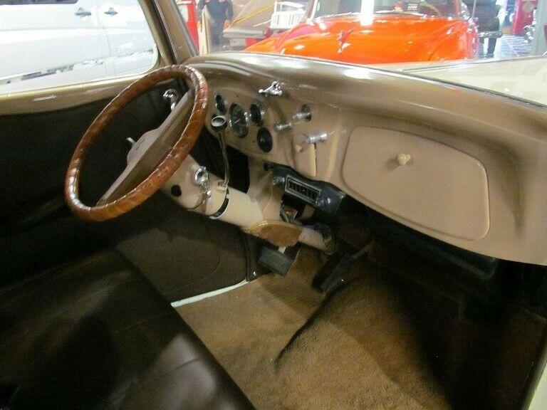 1934 Ford Deluxe 5 Window Coupe