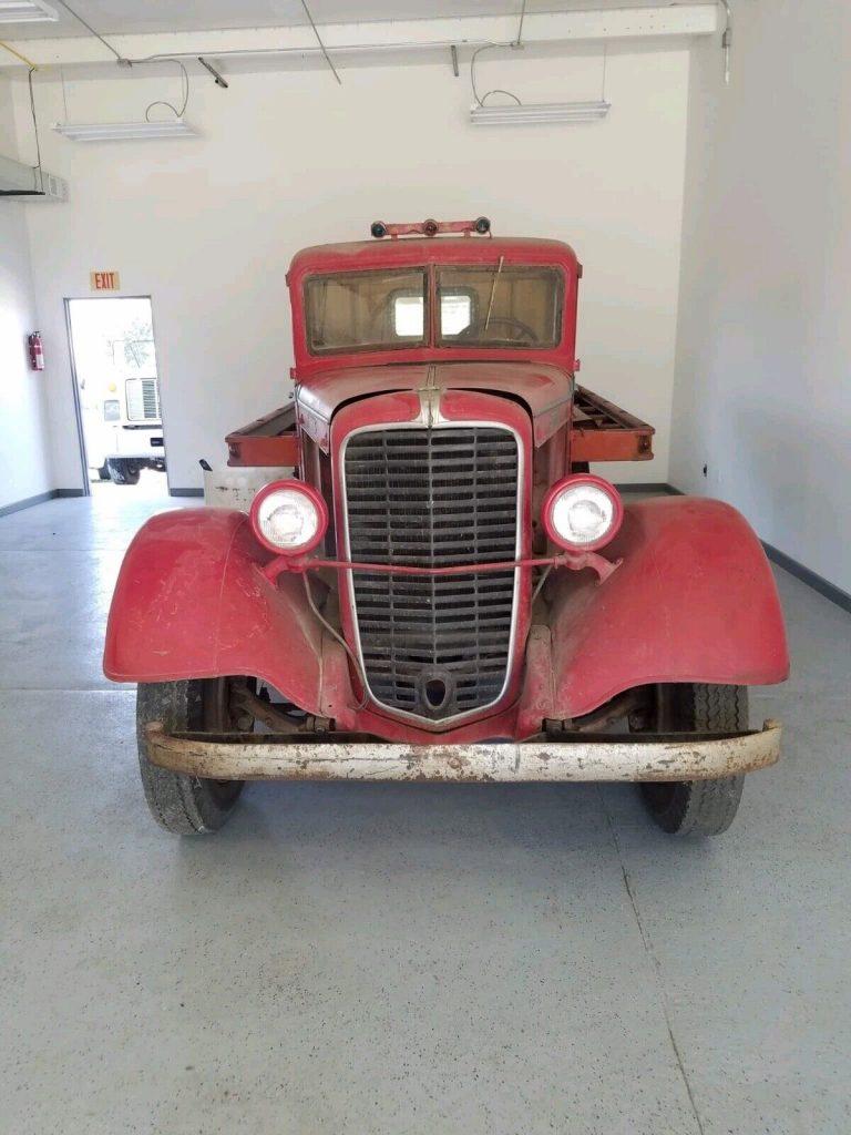 1935 Diamond T 211 Truck
