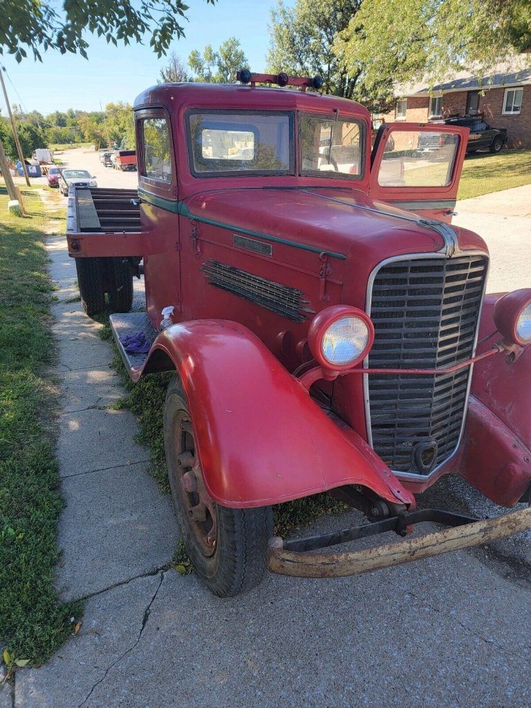 1935 Diamond T 211 Truck