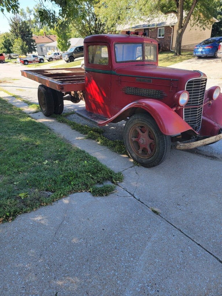 1935 Diamond T 211 Truck