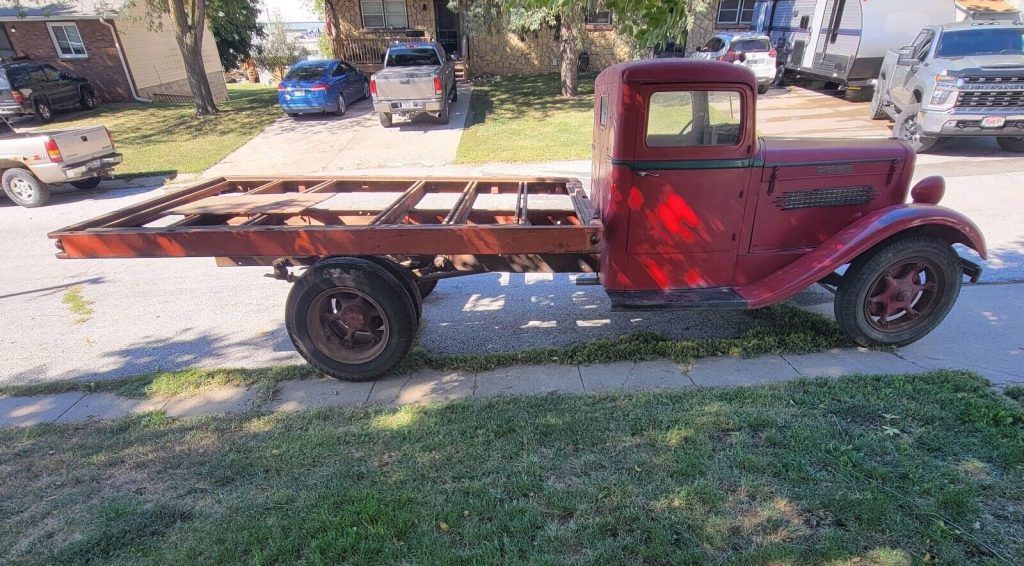 1935 Diamond T 211 Truck