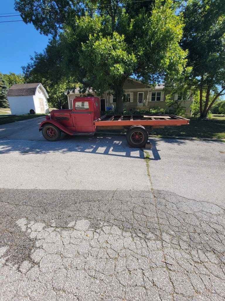 1935 Diamond T 211 Truck