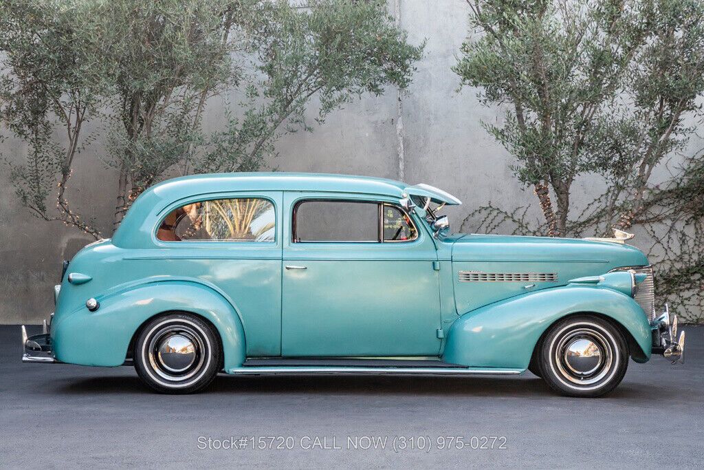 1939 Chevrolet Master Deluxe 2-Door Sedan