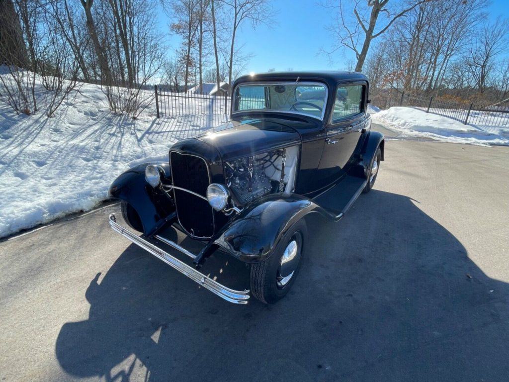 1932 Ford Deluxe 3 Window Coupe SCTA Hot Rod Flathead Black Tuck and Roll