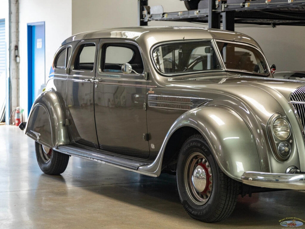 1936 Chrysler Airflow Series C-11 Lebaron Custom Imperial 323.5 8 cyl Sedan