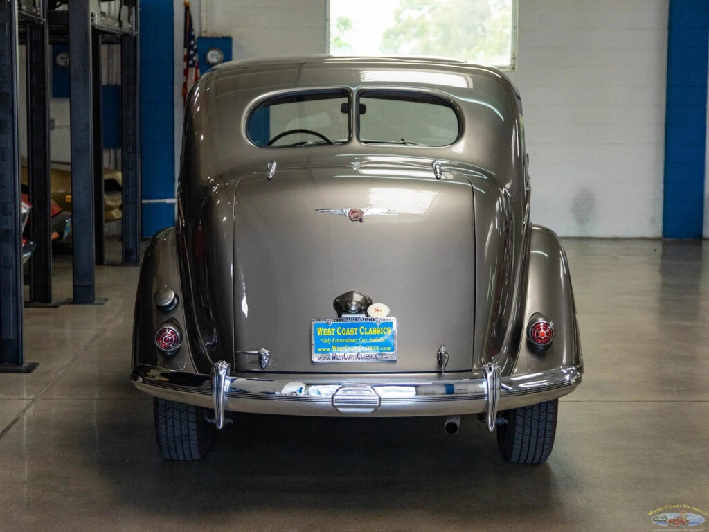 1936 Chrysler Airflow Series C-11 Lebaron Custom Imperial 323.5 8 cyl Sedan