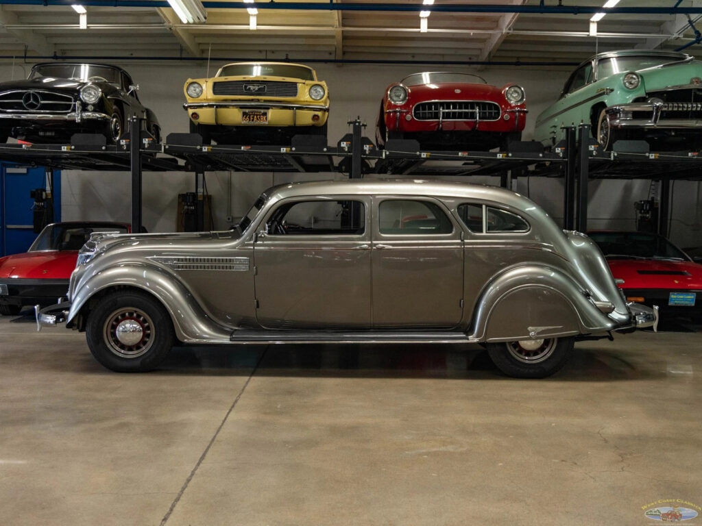 1936 Chrysler Airflow Series C-11 Lebaron Custom Imperial 323.5 8 cyl Sedan