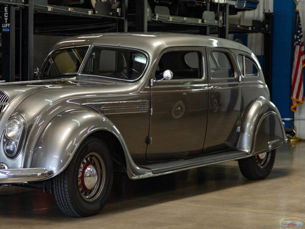 1936 Chrysler Airflow Series C-11 Lebaron Custom Imperial 323.5 8 cyl Sedan