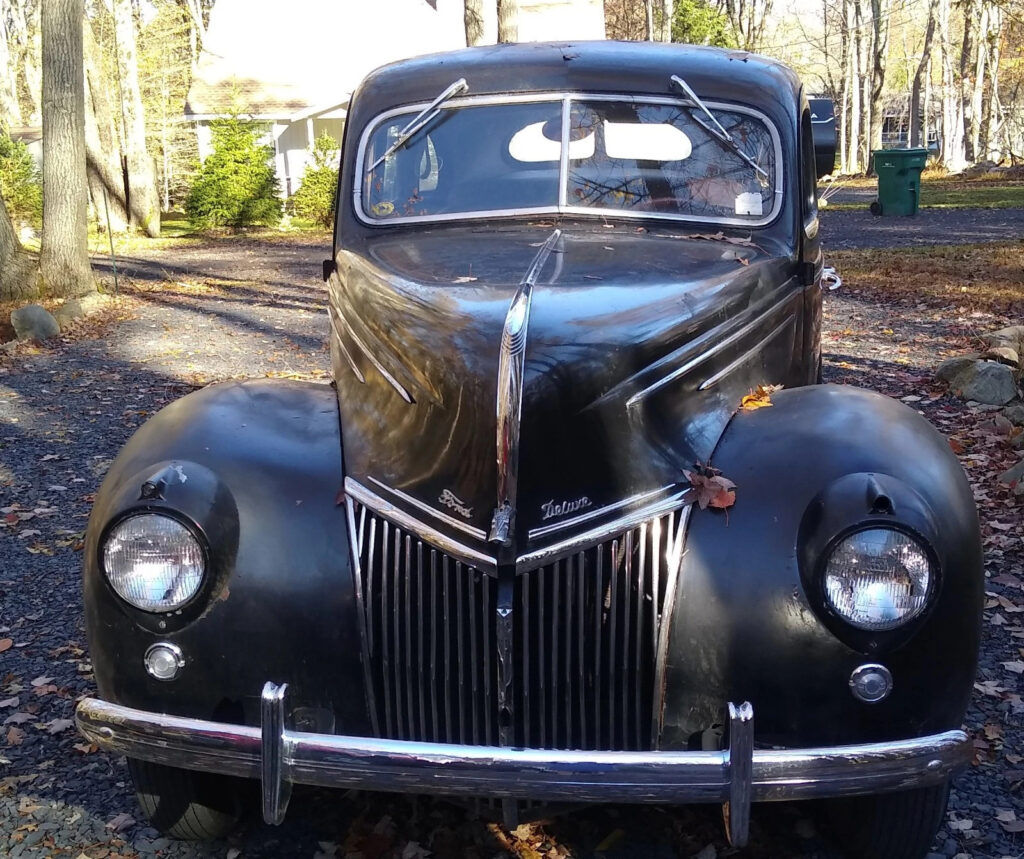 1939 Ford Deluxe 4 door