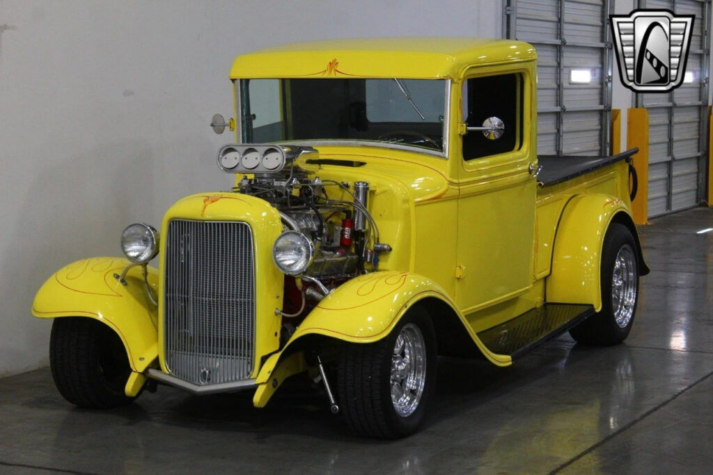 Yellow 1932 Ford F100 383 Dart V8 350 Turbo