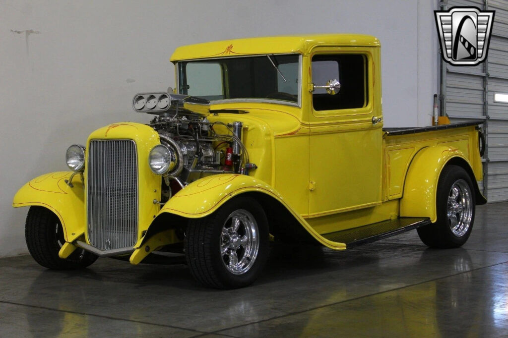 Yellow 1932 Ford F100 383 Dart V8 350 Turbo