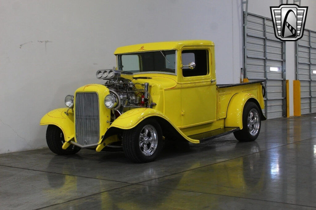 Yellow 1932 Ford F100 383 Dart V8 350 Turbo