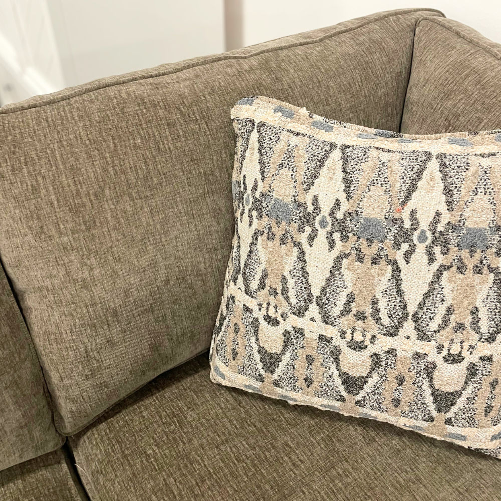 Picture of Craftmaster  | Sectional F9431