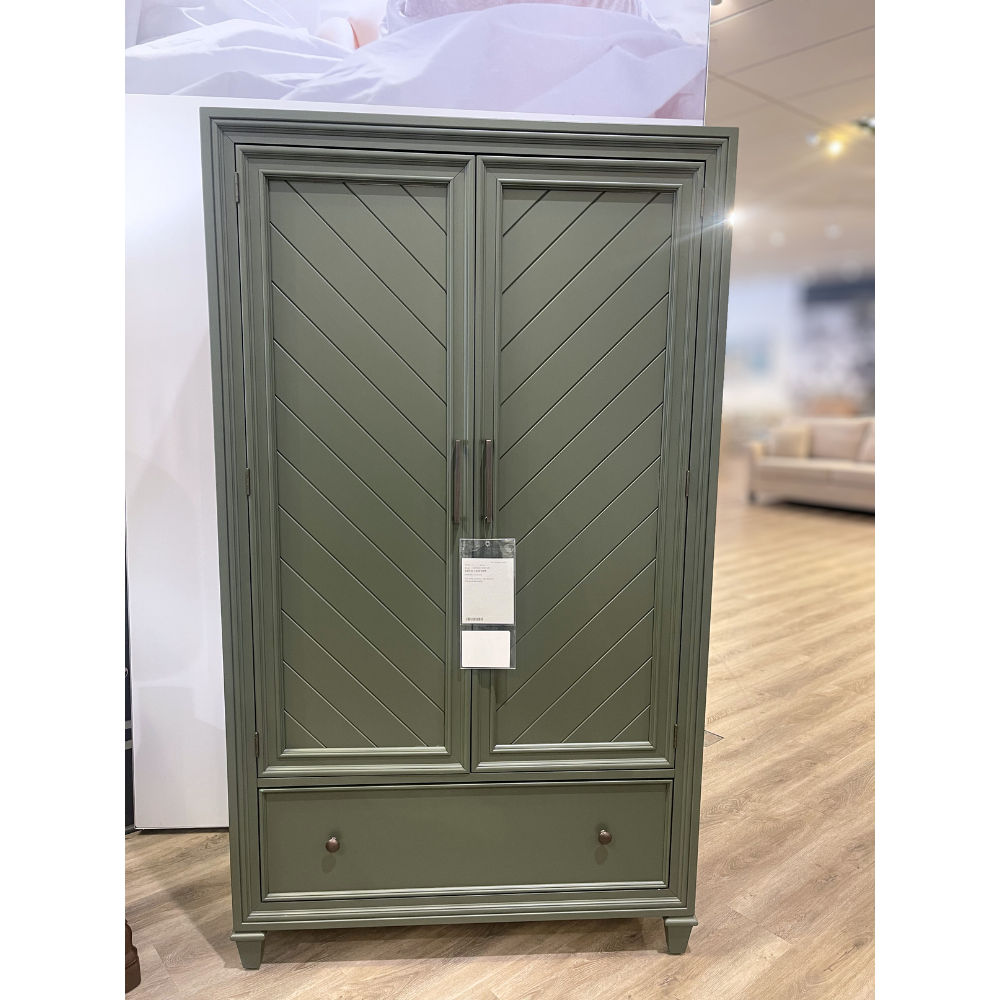 Picture of Durham Furniture | Lakeridge Armoire