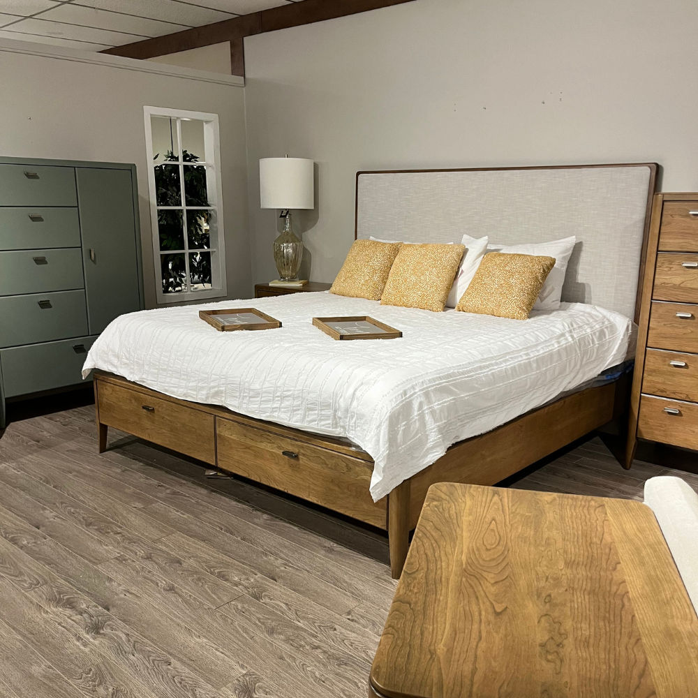 Picture of Durham Furniture | Caledon King Panel Bed