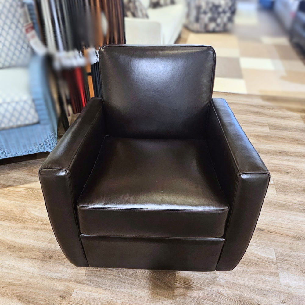 Picture of LeatherCraft | 747 Swivel Glider Chair