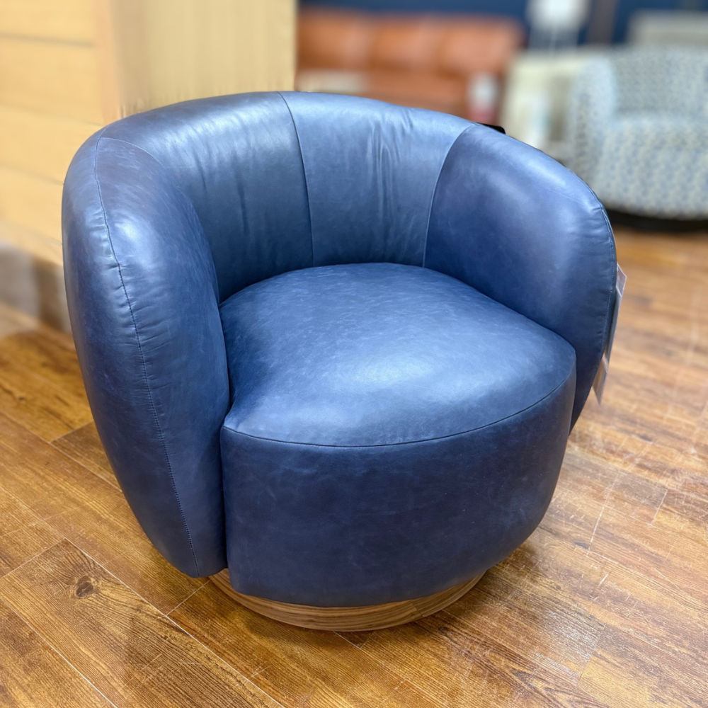 Picture of Palliser | Ollie Swivel Chair
