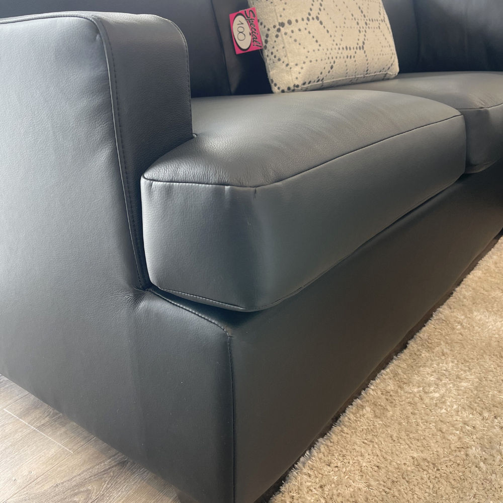 Picture of Palliser | Martina Track Arm Sectional