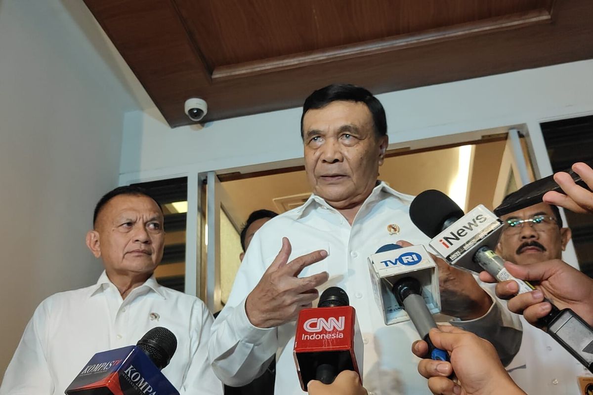 Dedikasi di Tengah Caci Maki: Menko Polkam Soroti Dilema Penegakan Hukum di Indonesia