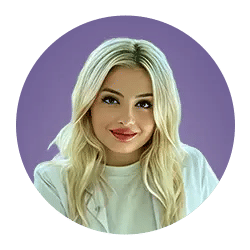 Dermatologist performing Botox and dermal fillers in Istanbul – aesthetic facial treatment at Turkey Luxury Clinics