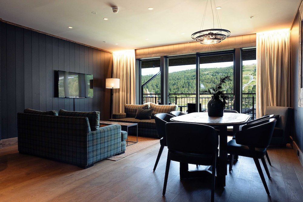 Leil 3 soverom restaurantfløy srcset="https://ik.imagekit.io/0yqenlsir/wp-content/uploads/2025/06/Leil-3-soverom-restaurantfloy.jpg?tr=w-32,h-21