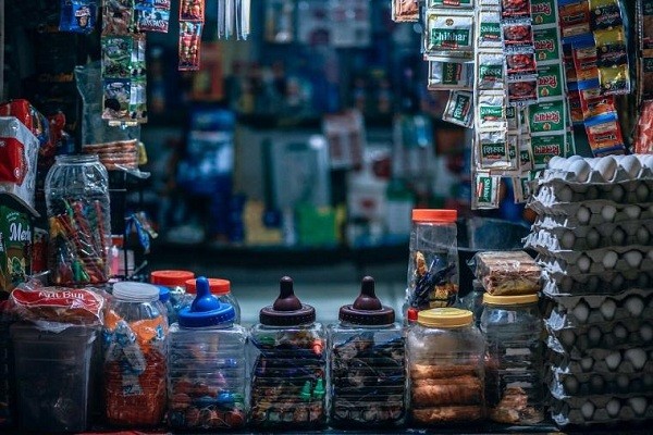 menata warung sembako kecil