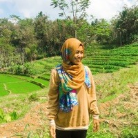 Indri Arianti foto profil