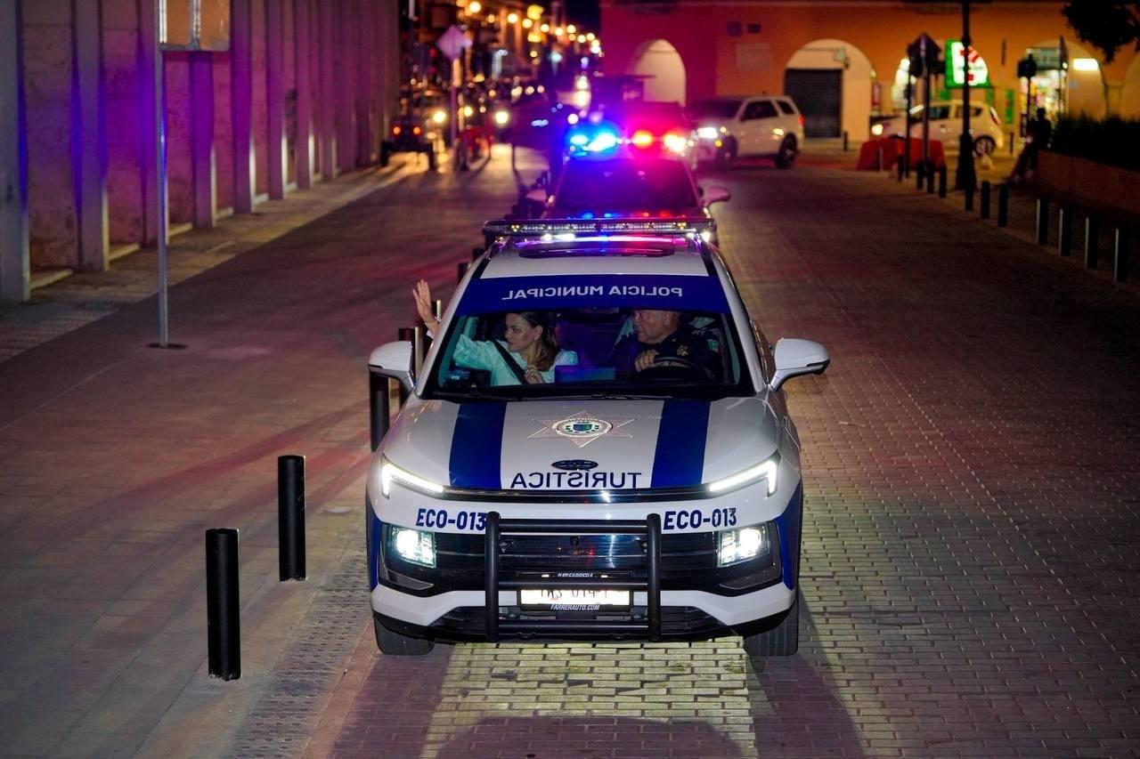 Patrulla de seguridad municipal en una calle de Mérida