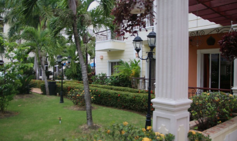 Hotel Primavera Punta Cana Pool and Facade