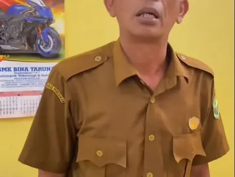 Viral! Guru di Subang Diduga T4mpar Murid Usai Robohkan Tembok Sekolah—Orang Tua Murid Ngamuk di Sekolah