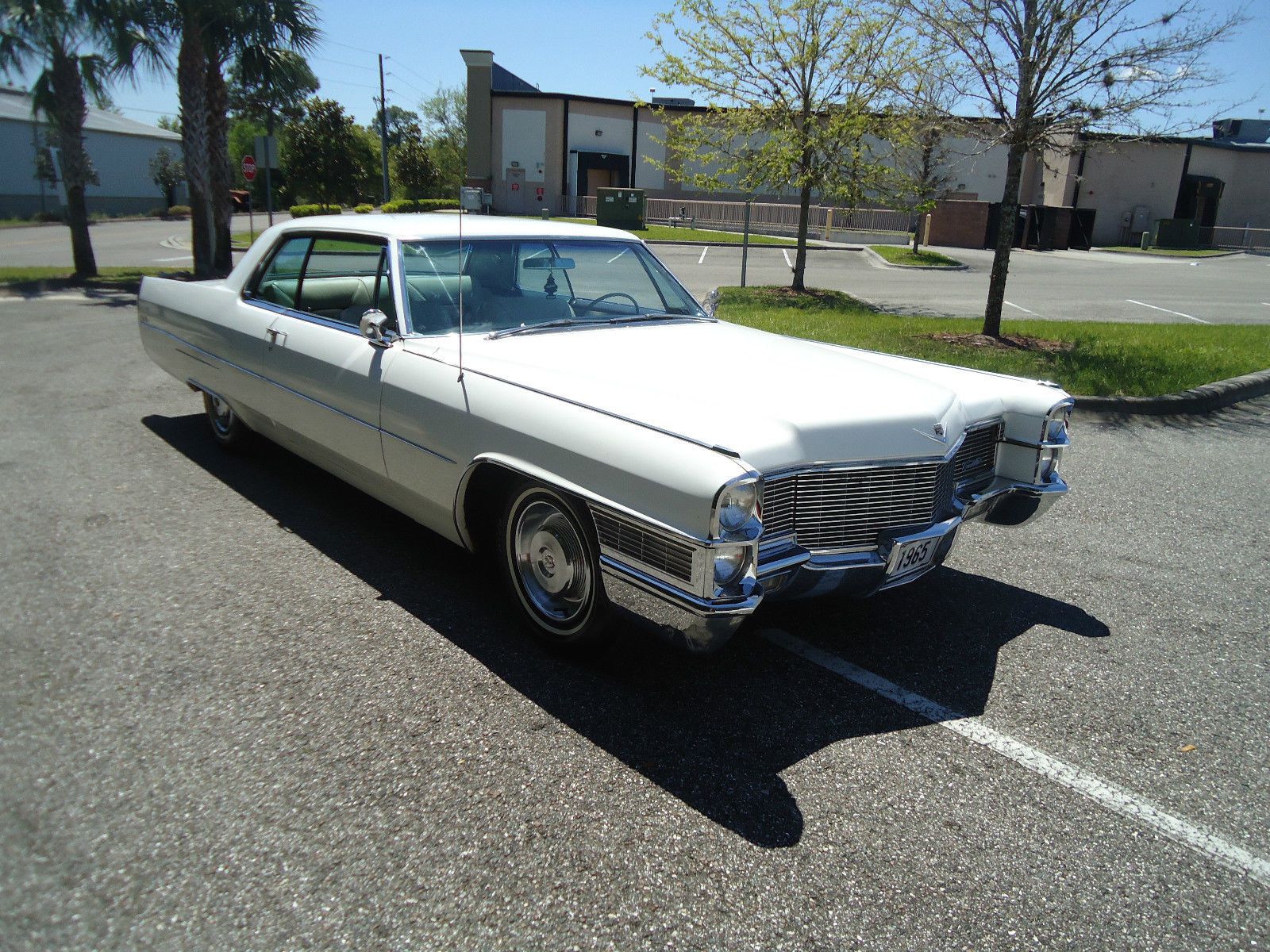 Cadillac coupe deville 1965