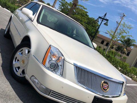 2008 Cadillac DTS – Vogue Edition 17K Miles Like New for sale