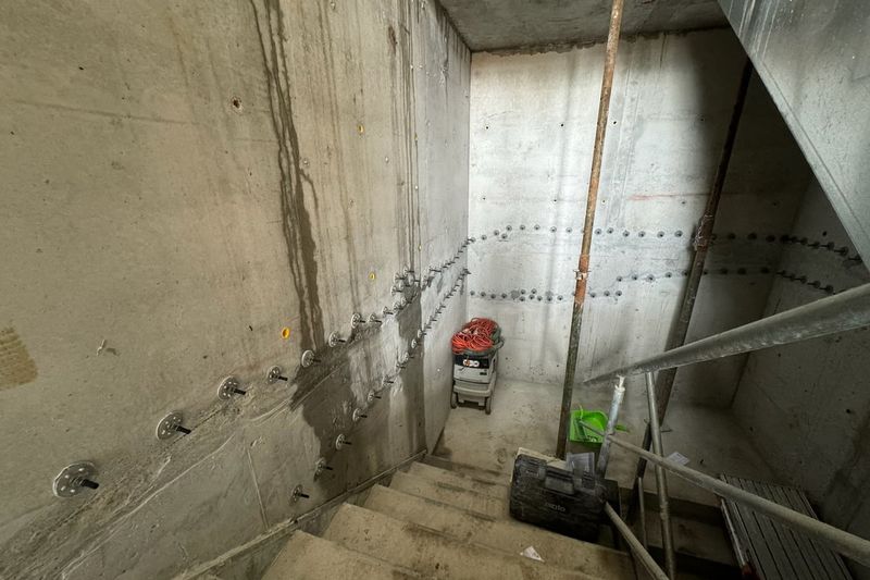 Low-pressure epoxy injection technique