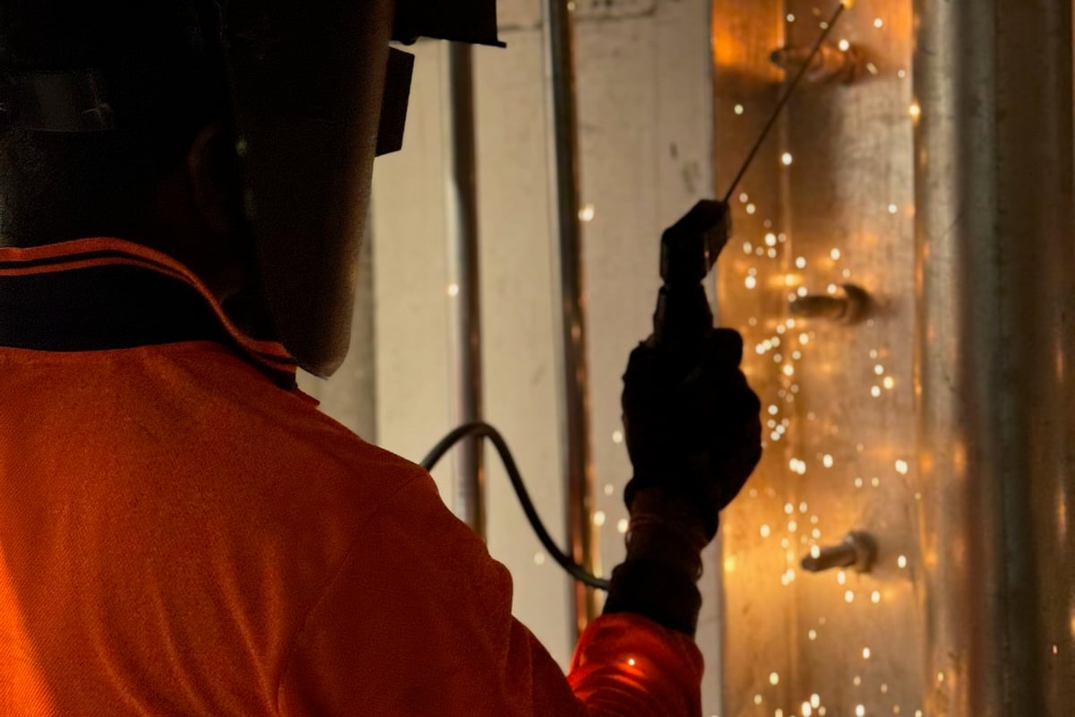 Completed steel reinforcing with corrosion protection coating